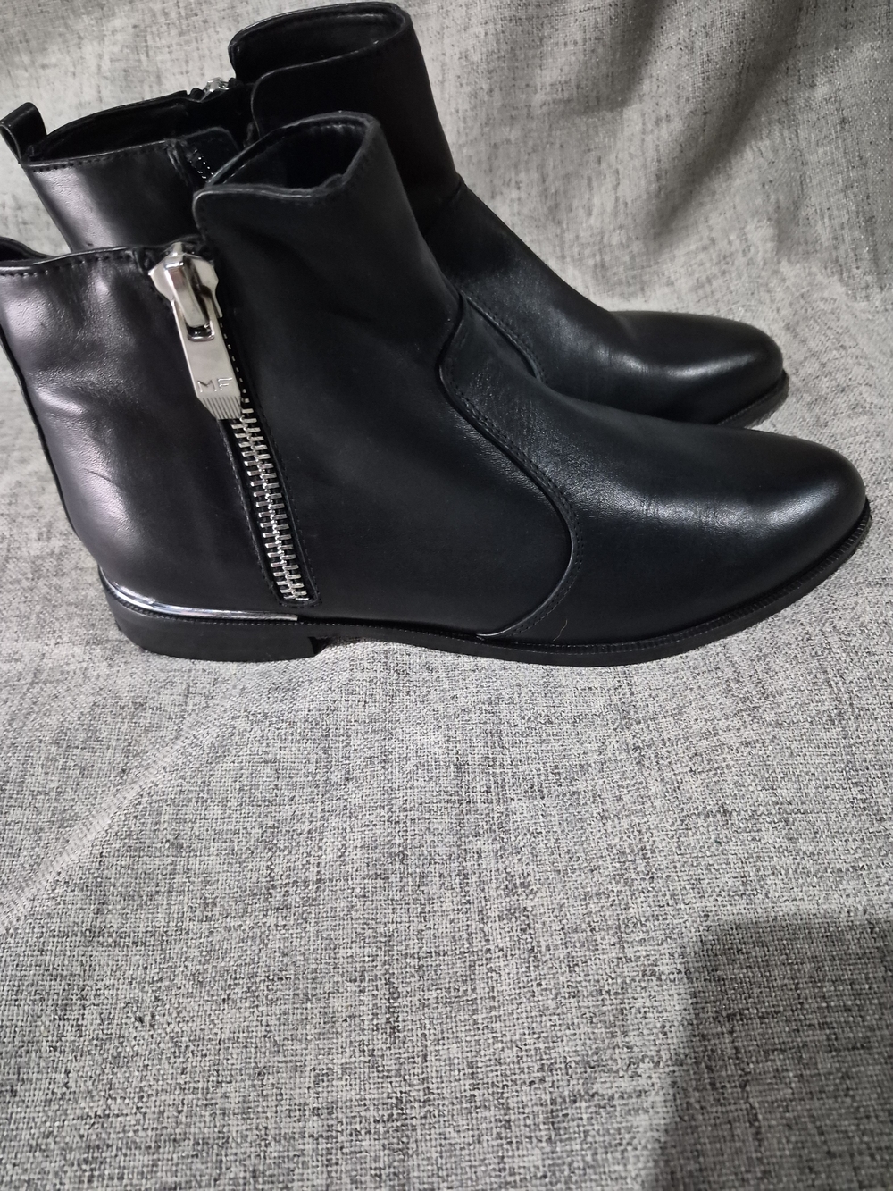 Black Leather Ankle Boots with Side Zip -